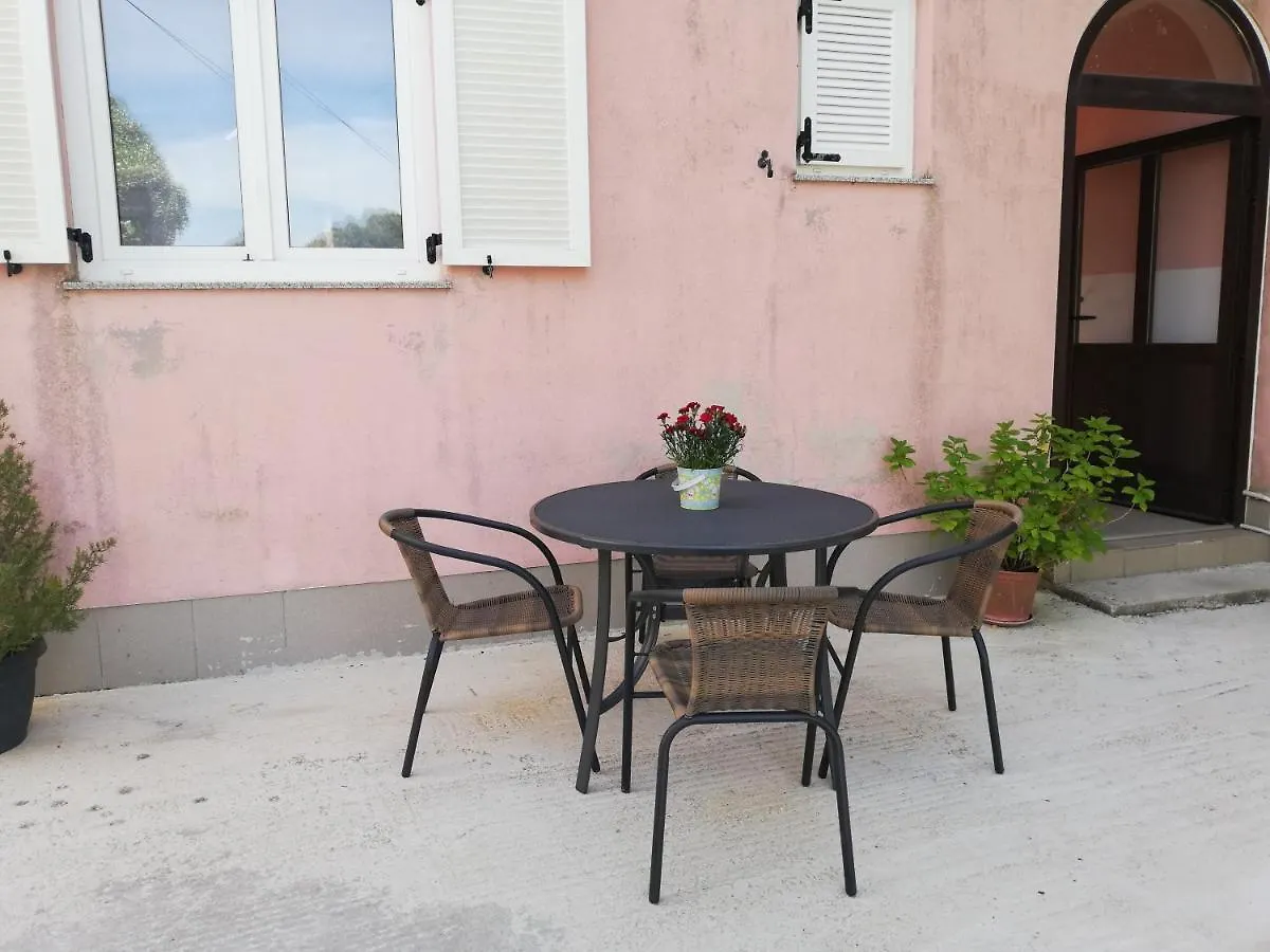 Apartment Sanja Premantura