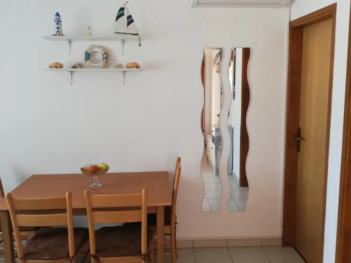 Apartment Sanja بريمونتيرا كرواتيا